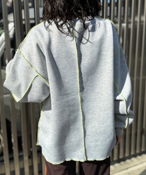 mi via loca（ミヴィアロカ）の「裏起毛配色メロープルオーバー（スウェット・レディース・パープル/ネイビー/ピンク/トップグレー/オートミール/チャコールグレー/ブルーグリーン/ブラック・FREE）」の14枚目の写真