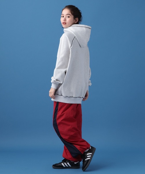 PBLIM（ページボーイリム）の「PBLIM/ホツレロゴフーディー（パーカー・レディース・ブラック/グレー・FREE）」の12枚目の写真