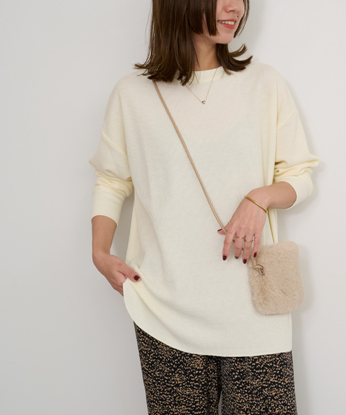 JOURNAL STANDARD relume(ジャーナルスタンダード レリューム)の「《追加8》TCワッフルオーバーサイズロングスリーブTシャツ(Tシャツ/カットソー・レディース・オートミール/モスグリーン/ダークブルー/ホワイト系その他/ブラウン/チャコールグレー・FREE)」の4枚目の写真