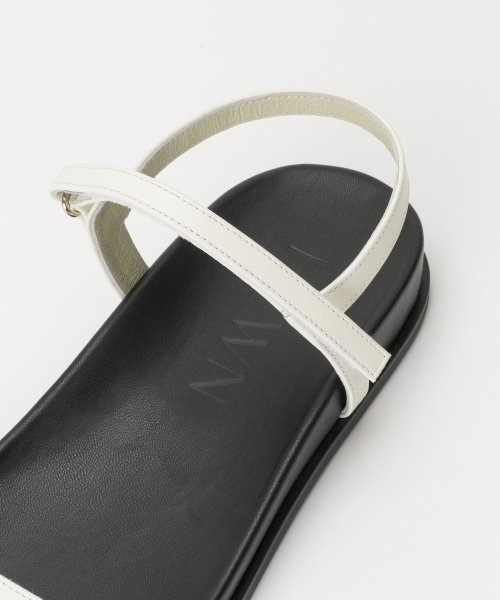 HEWN(ヒューン)の「【HEWN(ヒューン)】 THIN HOON&LOOP SANDAL(サンダル・レディース・ホワイト・36/37/38/35)」の5枚目の写真