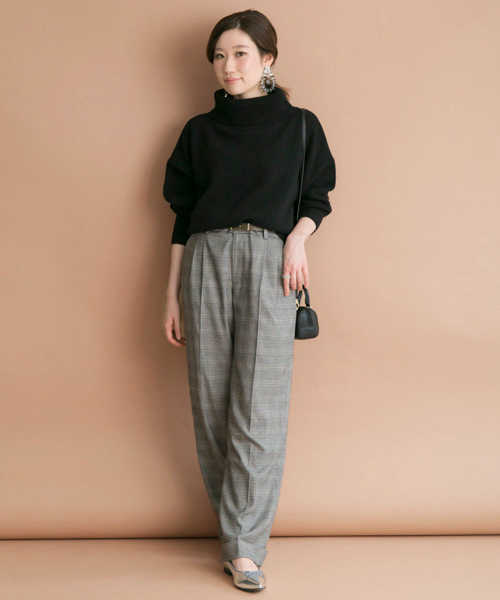 URBAN RESEARCH（アーバンリサーチ）の「UR グレンチェックワイドパンツ（その他パンツ・レディース・ライトグレー/チャコールグレー・36/38）」の5枚目の写真