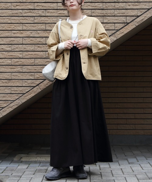 ダントン　レディースアウター　クルミボタン　ベージュ　38 anton-jd-8458wom_3r.jpg