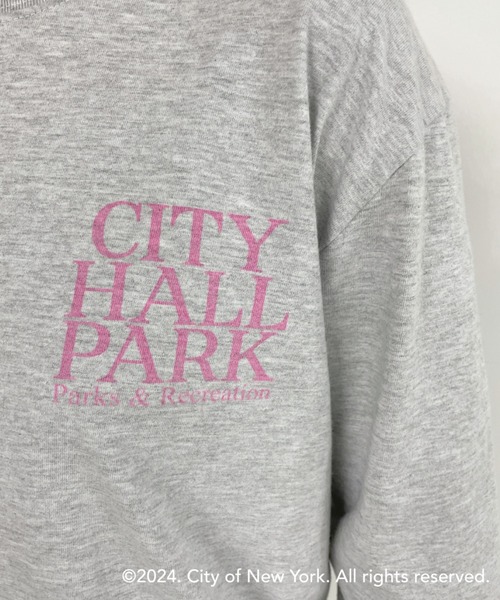 Omekashi（オメカシ）の「【GOOD ROCK SPEED】NYCグラフィックロングTシャツ（Tシャツ/カットソー・レディース・ライトグレー・FREE）」の14枚目の写真