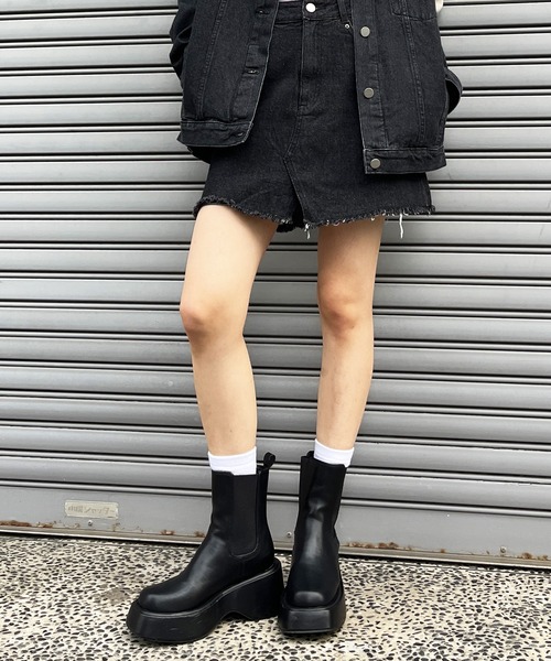 ANAP(アナップ)の「サイドゴア厚底ブーツ(ブーツ・レディース・アイボリー/ブラック・L/S/M)」の3枚目の写真