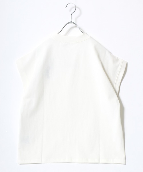Salong hameu(サロン ハミュー)の「ワンポイントロゴ刺繍 フレンチスリーブ モックネック半袖Tシャツ レディース/カットソープルオーバー(Tシャツ/カットソー・レディース・ブラック/グレイッシュベージュ/オフホワイト・L/M)」の4枚目の写真
