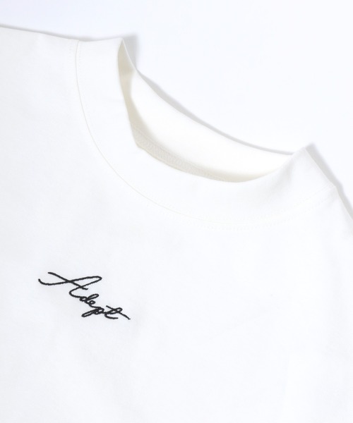 Salong hameu(サロン ハミュー)の「ワンポイントロゴ刺繍 フレンチスリーブ モックネック半袖Tシャツ レディース/カットソープルオーバー(Tシャツ/カットソー・レディース・ブラック/グレイッシュベージュ/オフホワイト・L/M)」の5枚目の写真