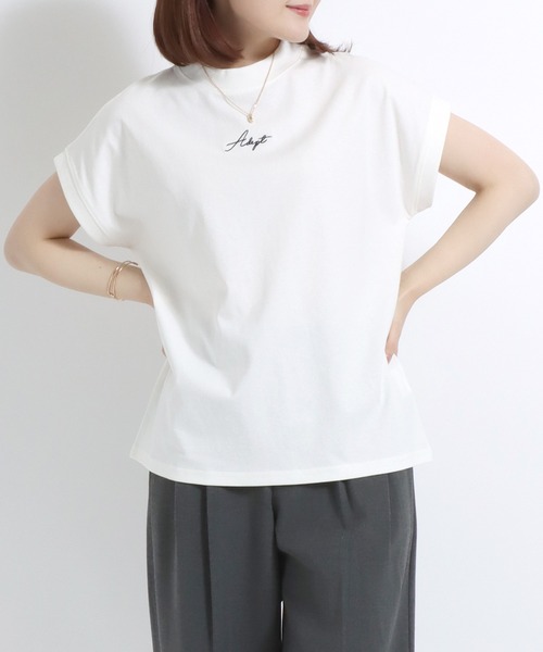 Salong hameu(サロン ハミュー)の「ワンポイントロゴ刺繍 フレンチスリーブ モックネック半袖Tシャツ レディース/カットソープルオーバー(Tシャツ/カットソー・レディース・ブラック/グレイッシュベージュ/オフホワイト・L/M)」の16枚目の写真