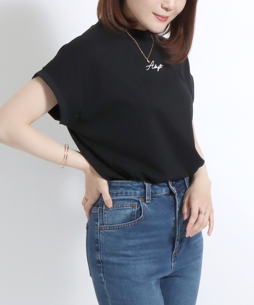 Salong hameu(サロン ハミュー)の「ワンポイントロゴ刺繍 フレンチスリーブ モックネック半袖Tシャツ レディース/カットソープルオーバー(Tシャツ/カットソー・レディース・ブラック/グレイッシュベージュ/オフホワイト・L/M)」の22枚目の写真