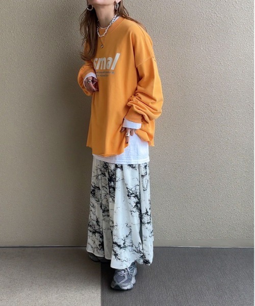 feepur by saya（フェピュールバイサヤ）の「Asmalロゴスウェット（スウェット・レディース・オレンジ/オートミール/レッド/オフホワイト・MEDIUM）」の10枚目の写真