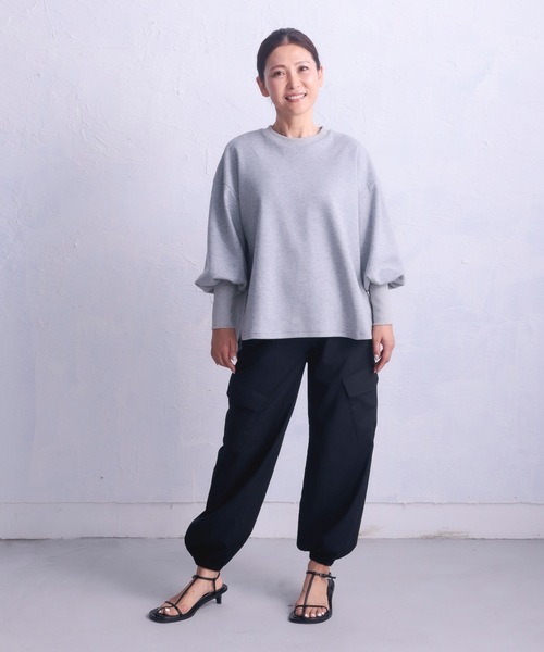 COCO WALK（ココウォーク）の「COCOWALK:C+H :Puff sleeve Punch Sweat/パフスリーブ ポンチスウェット（スウェット・レディース・ブラック/グレー・FREE）」の2枚目の写真