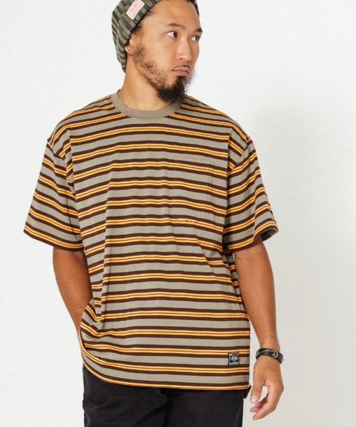 BIG MIKE(ビッグマイク)の「BIG MIKE ビッグマイク サングラスポケット 半袖ボーダーTシャツ 102428590(Tシャツ/カットソー・メンズ・グリーン×オレンジ/グレー系その他/ベージュ系その他/サンドベージュ・MEDIUM/LARGE/X-LARGE)」の4枚目の写真