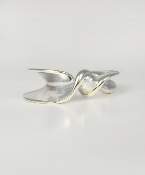 Nothing And Others(ナッシングアンドアザーズ)の「「Nothing And Others/ナッシングアンドアザーズ」Asymmetry twist Ring(リング・レディース・シルバー・FREE)」の4枚目の写真