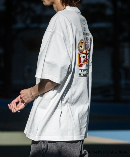 Red Cap Girl（レッドキャプガール）の「【a-r】〔PEZ×Red Cap Girl〕天竺 バックイラスト BIG TEE（Tシャツ/カットソー・メンズ・ブルー系1/カーキ系1/グレー系1/ホワイト系1/ホワイト系2/ブルー系2/カーキ系2/グレー系2・MEDIUM/LARGE）」の11枚目の写真