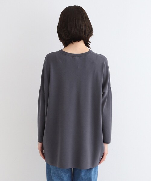 INDIVI(インディヴィ)の「◆【洗える/Tシャツライク】オーバーサイズニット(ニット/セーター・レディース・ナチュラル/チャコールグレー/ブラック・38/15 /13/34)」の4枚目の写真