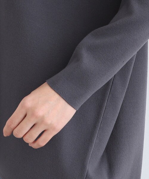 INDIVI(インディヴィ)の「◆【洗える/Tシャツライク】オーバーサイズニット(ニット/セーター・レディース・ナチュラル/チャコールグレー/ブラック・38/15 /13/34)」の7枚目の写真