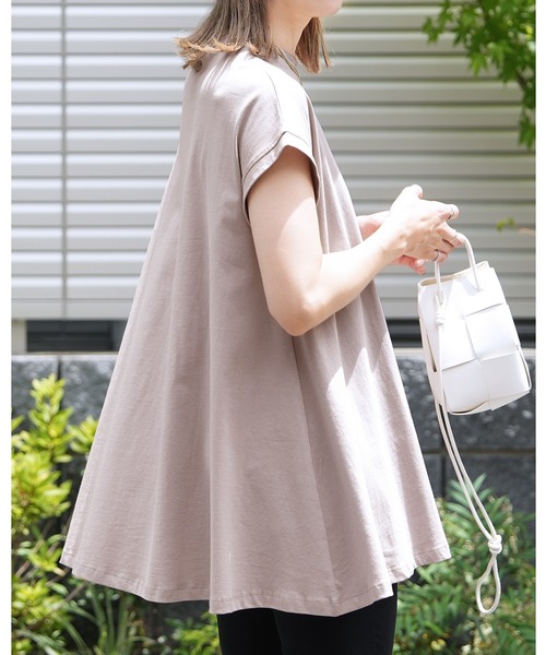 reca（レカ）の「【接触冷感】フレンチスリーブフレアTシャツ（Tシャツ/カットソー・レディース・ブラック/モーブ系/オフホワイト/ブルー系その他/ピンク系その他/チャコールグレー・M）」の6枚目の写真