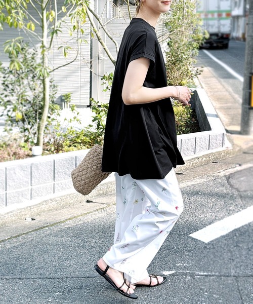 reca（レカ）の「【接触冷感】フレンチスリーブフレアTシャツ（Tシャツ/カットソー・レディース・ブラック/モーブ系/オフホワイト/ブルー系その他/ピンク系その他/チャコールグレー・M）」の9枚目の写真