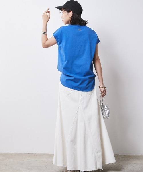 CHIC STYLE(シックスタイル)の「 綿100%デニムフレアマキシスカート <大きいサイズ有>シックスタイル(スカート・レディース・ブルー系/ネイビー系/ホワイト系・5L/4L/3L/LL/L/M)」の12枚目の写真