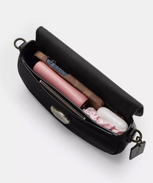 COACH(コーチ)の「エミー サドル バッグ 23(ショルダーバッグ・レディース・ブラック系その他・ONE)」の5枚目の写真