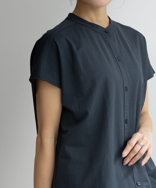 NAVY(ネイビー)の「NAVY サラリ冷感 制菌加工 シャツ見え前あきTシャツ(Tシャツ/カットソー・レディース・チャコールグレー/ブルー系その他/ライトベージュ/オフホワイト・M/L/S/XL)」の11枚目の写真