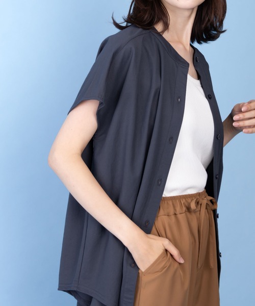 NAVY(ネイビー)の「NAVY サラリ冷感 制菌加工 シャツ見え前あきTシャツ(Tシャツ/カットソー・レディース・チャコールグレー/ブルー系その他/ライトベージュ/オフホワイト・M/L/S/XL)」の17枚目の写真