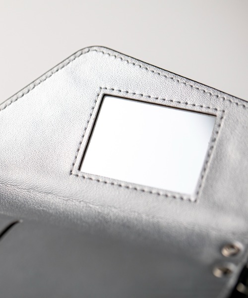 ensemble(皮革ブランド)(アンサンブル)の「ensemble/アンサンブル/PORTE2/ストラップ付きiPhone Case【iPhone14・14Pro・15・15Pro】(スマホケース/カバー・レディース・グレー系その他6/ブラック/グレー系その他3/イエロー/ベージュ・6/7/8/5)」の22枚目の写真