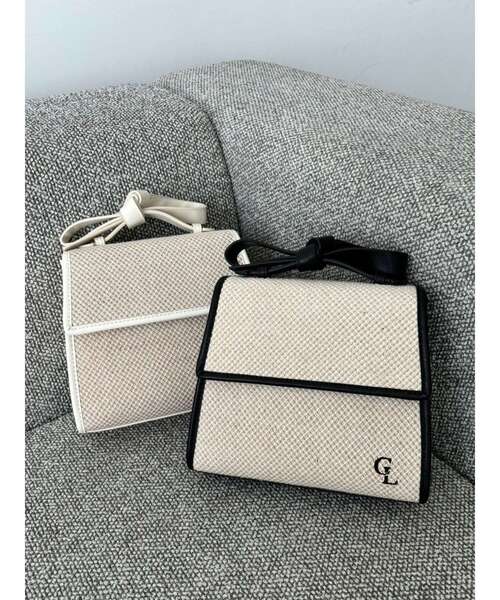 CALNAMUR（カルナムール）の「2WAYリボンポイントバッグ（ハンドバッグ・レディース・アイボリー/ブラック・FREE）」の3枚目の写真