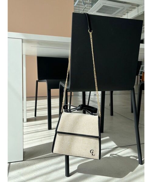 CALNAMUR（カルナムール）の「2WAYリボンポイントバッグ（ハンドバッグ・レディース・アイボリー/ブラック・FREE）」の11枚目の写真