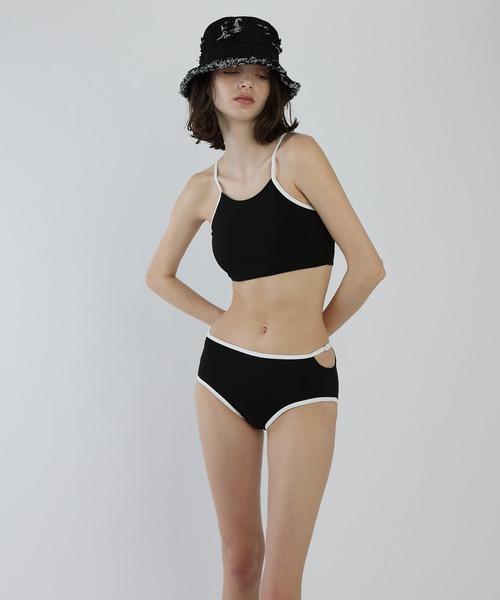 COLONY 2139（コロニートゥーワンスリーナイン）の「バイカラースリットタンキニ（水着・レディース・ブラック/ブルー・FREE）」の16枚目の写真