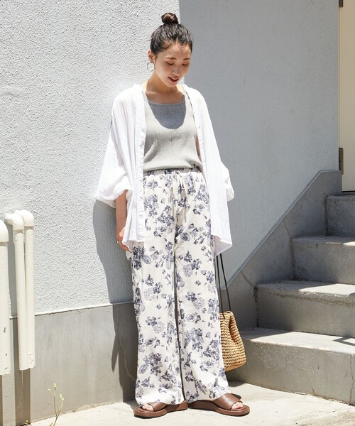 青い花柄プリントパンツ 4186444.jpg?20250711162335
