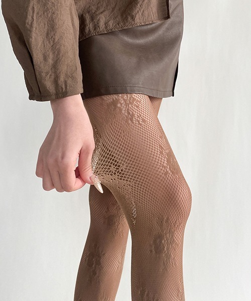 c.u.l（シーユーエル）の「フラワーレースタイツ カラー網タイツ cula909（タイツ/ストッキング・レディース・グレー/ブラック/ブラウン/ピンク/ホワイト/パープル・FREE）」の4枚目の写真