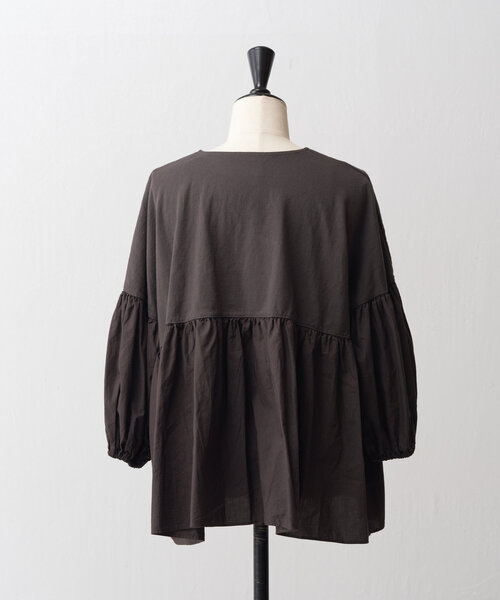 ずっと気になってた BEARDSLEY（ビアズリー）の「フハクコンビギャザーカットソー（T トップス