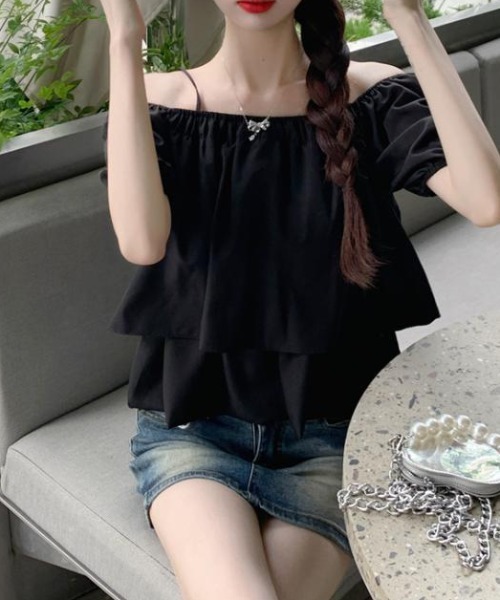 tolene(トレネ)の「2way オフショルダー ティアード ギャザー パフスリーブ シフォンブラウス(シャツ/ブラウス・レディース・ブラック/ホワイト・FREE)」の19枚目の写真