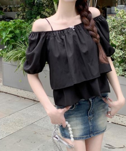 tolene(トレネ)の「2way オフショルダー ティアード ギャザー パフスリーブ シフォンブラウス(シャツ/ブラウス・レディース・ブラック/ホワイト・FREE)」の22枚目の写真
