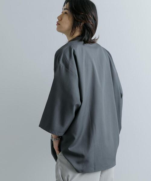 SENSE OF PLACE by URBAN RESEARCH(センスオブプレイスバイアーバンリサーチ)の「ノーカラールーズシャツ(5分袖)(シャツ/ブラウス・メンズ・ブラック/チャコールグレー・LARGE/MEDIUM)」の15枚目の写真