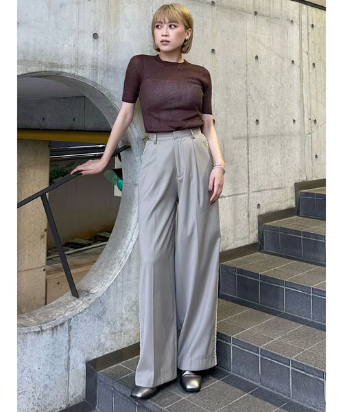 MURUA（ムルーア）の「スパンコールハーフスリーブニット（ニット/セーター・レディース・ブルー/アイボリー/ブラウン/ブラック・FREE）」の9枚目の写真