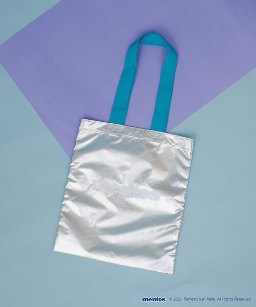 BIRTHDAY BAR(バースデイバー)の「【mentos メントス】メタリックトートバッグ(トートバッグ・レディース・シルバー/シルバー系その他・0)」の14枚目の写真