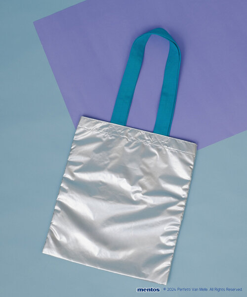 BIRTHDAY BAR(バースデイバー)の「【mentos メントス】メタリックトートバッグ(トートバッグ・レディース・シルバー/シルバー系その他・0)」の13枚目の写真