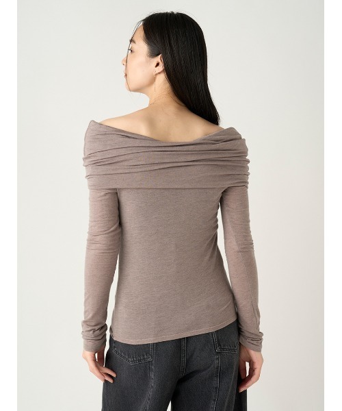 FRAY I.D（フレイアイディー）の「カシミヤシルクオフショルプルオーバー（Tシャツ/カットソー・レディース・モカ/レッド/ホワイト・FREE）」の5枚目の写真