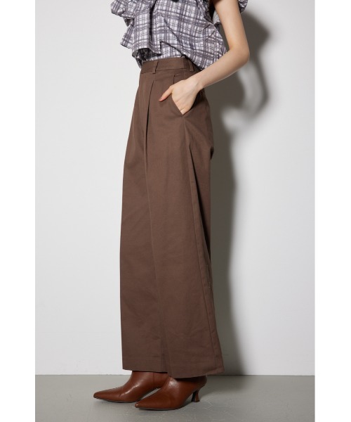 rienda(リエンダ)の「フロントタックチノパンツ(スラックス・レディース・ブラウン/キャメル・SMALL/MEDIUM)」の6枚目の写真