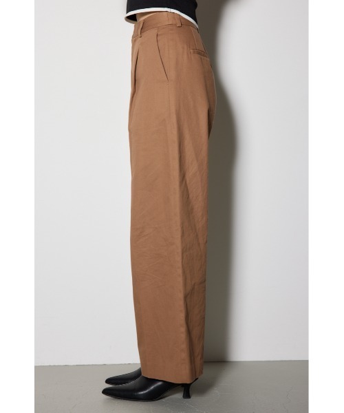 rienda(リエンダ)の「フロントタックチノパンツ(スラックス・レディース・ブラウン/キャメル・SMALL/MEDIUM)」の12枚目の写真