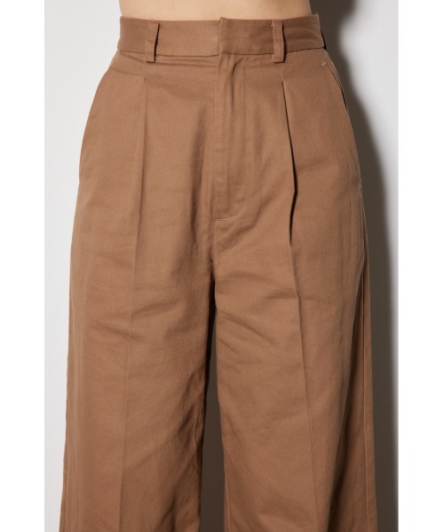 rienda(リエンダ)の「フロントタックチノパンツ(スラックス・レディース・ブラウン/キャメル・SMALL/MEDIUM)」の14枚目の写真