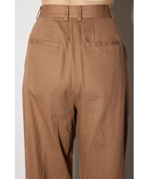 rienda(リエンダ)の「フロントタックチノパンツ(スラックス・レディース・ブラウン/キャメル・SMALL/MEDIUM)」の15枚目の写真