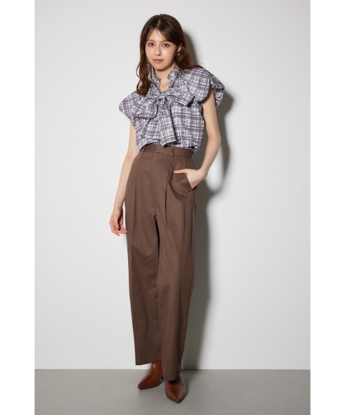 rienda(リエンダ)の「フロントタックチノパンツ(スラックス・レディース・ブラウン/キャメル・SMALL/MEDIUM)」の3枚目の写真