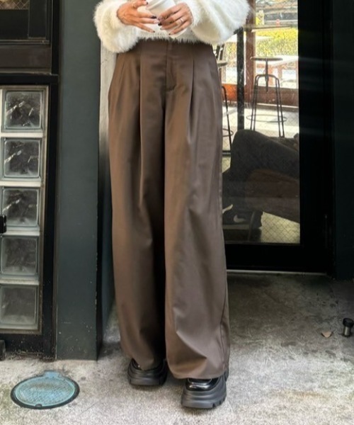 rienda(リエンダ)の「フロントタックチノパンツ(スラックス・レディース・ブラウン/キャメル・SMALL/MEDIUM)」の19枚目の写真