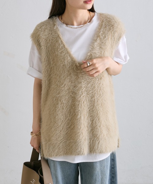 PUAL CE CIN（ピュアルセシン）の「シャギーニットチュニック丈Vネックベスト（ベスト・レディース・チャコールグレー/ベージュ・FREE）」の5枚目の写真