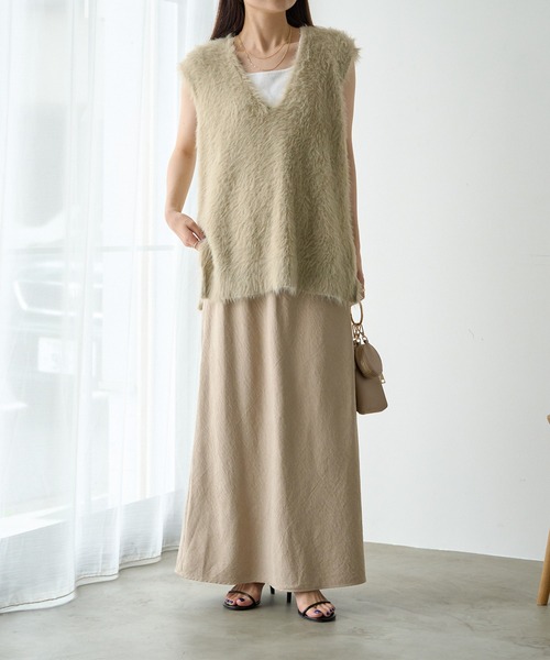 PUAL CE CIN（ピュアルセシン）の「シャギーニットチュニック丈Vネックベスト（ベスト・レディース・チャコールグレー/ベージュ・FREE）」の3枚目の写真