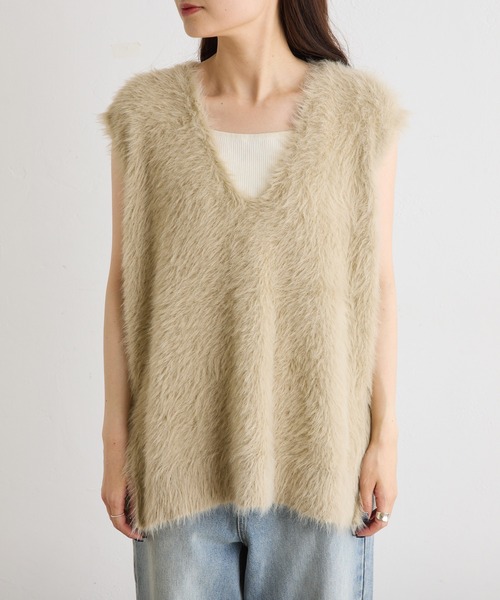 PUAL CE CIN（ピュアルセシン）の「シャギーニットチュニック丈Vネックベスト（ベスト・レディース・チャコールグレー/ベージュ・FREE）」の17枚目の写真