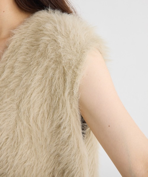 PUAL CE CIN（ピュアルセシン）の「シャギーニットチュニック丈Vネックベスト（ベスト・レディース・チャコールグレー/ベージュ・FREE）」の21枚目の写真