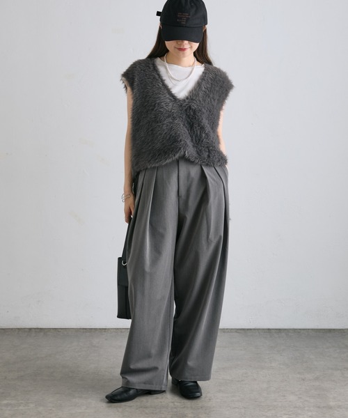 PUAL CE CIN（ピュアルセシン）の「シャギーニットチュニック丈Vネックベスト（ベスト・レディース・チャコールグレー/ベージュ・FREE）」の15枚目の写真